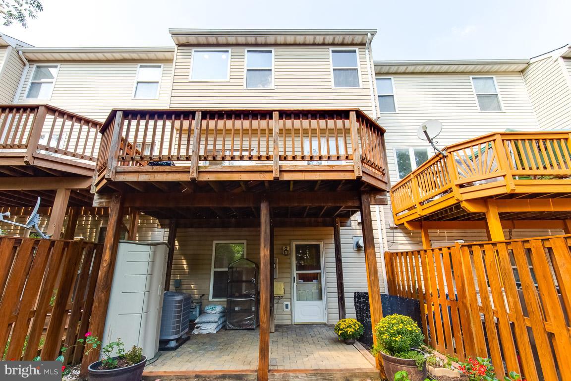 14817 Edman Road Centreville, VA 20121 - Photo 28 of 30 Lovely deck and patio