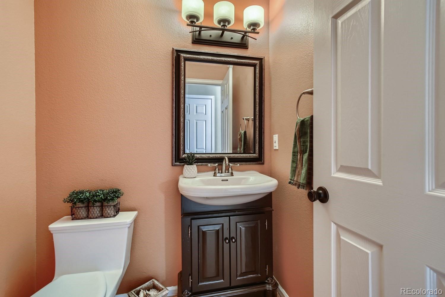 9259 Desert Willow Road Highlands Ranch, CO 80129 - Photo 13 of 37 Gallery Image 13