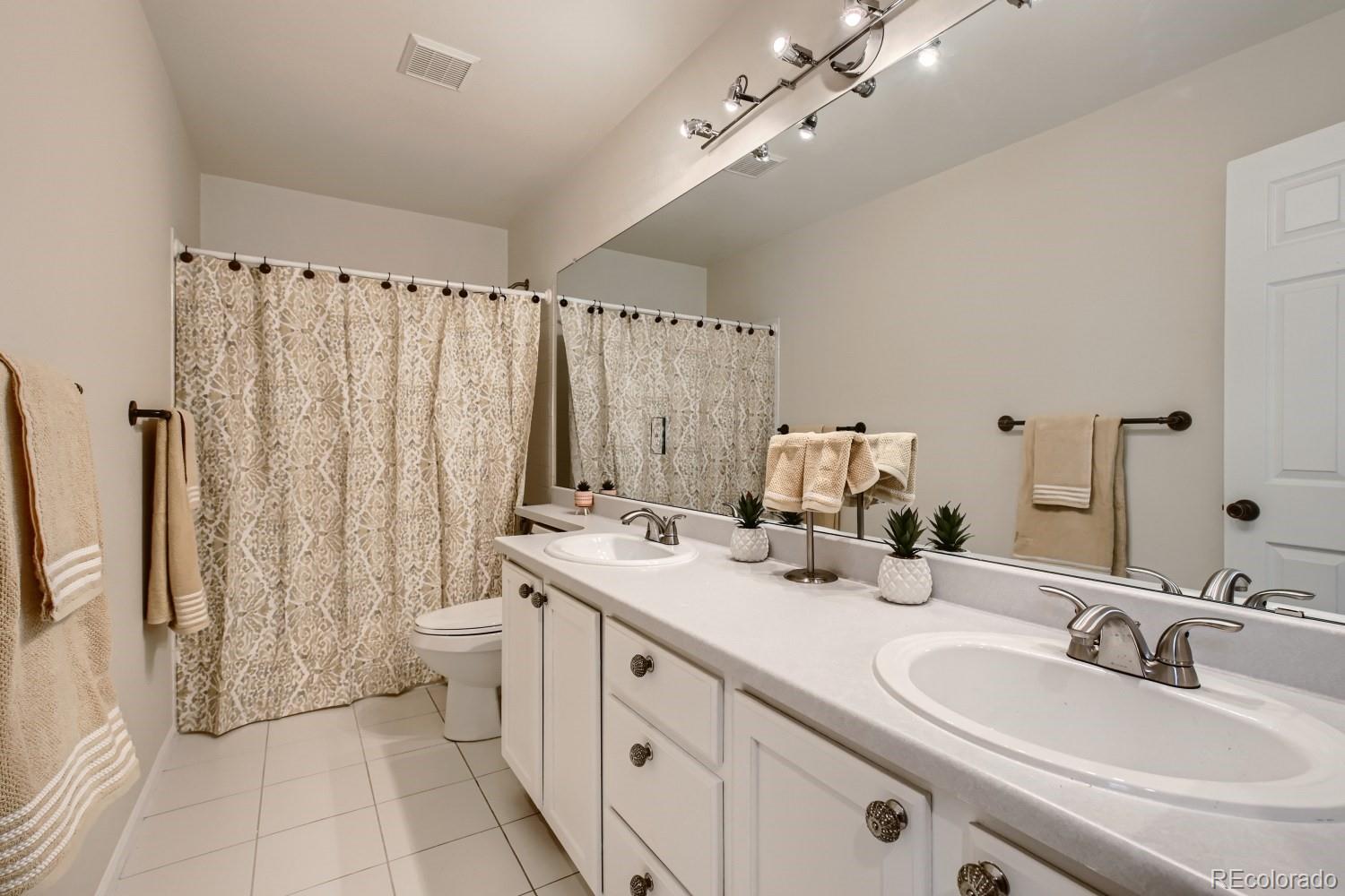 9259 Desert Willow Road Highlands Ranch, CO 80129 - Photo 18 of 37 Gallery Image 18