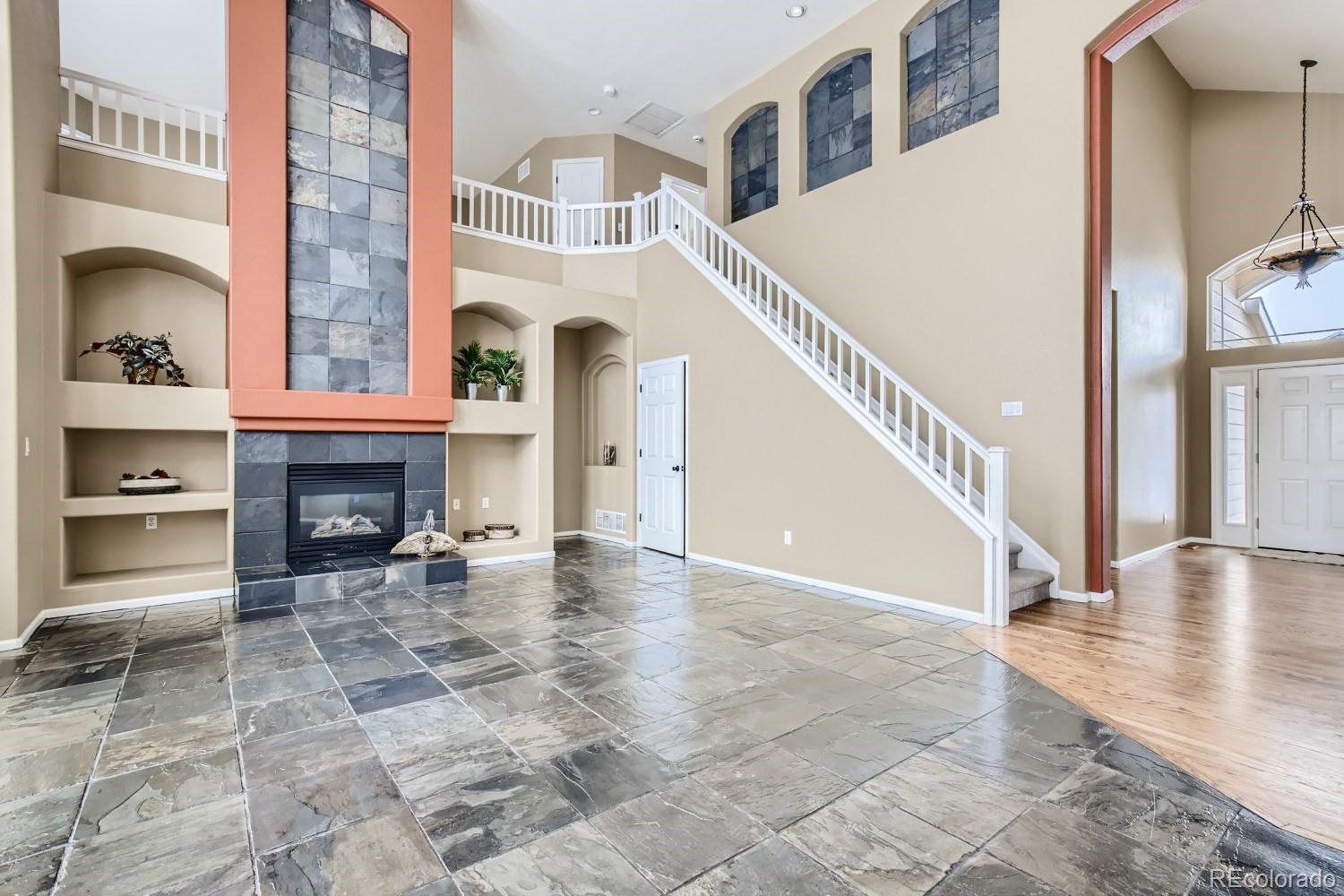 9259 Desert Willow Road Highlands Ranch, CO 80129 - Photo 5 of 37 Gallery Image 5