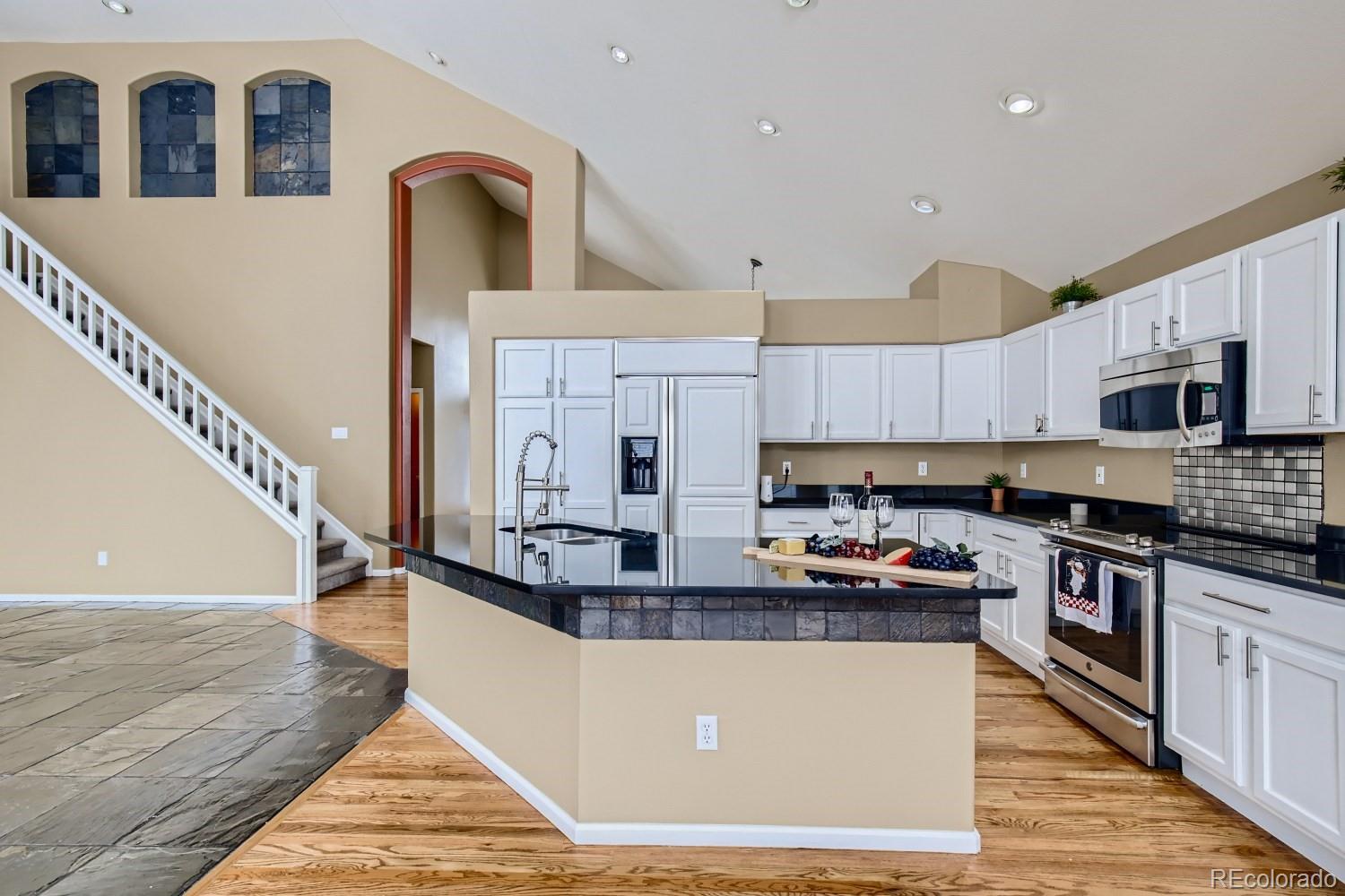 9259 Desert Willow Road Highlands Ranch, CO 80129 - Photo 8 of 37 Gallery Image 8