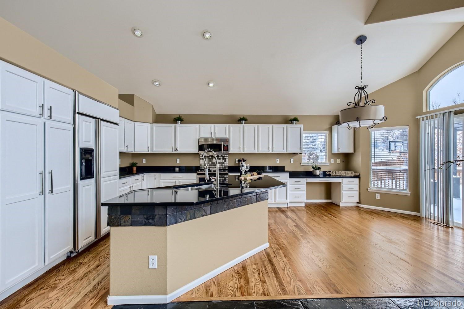 9259 Desert Willow Road Highlands Ranch, CO 80129 - Photo 9 of 37 Gallery Image 9