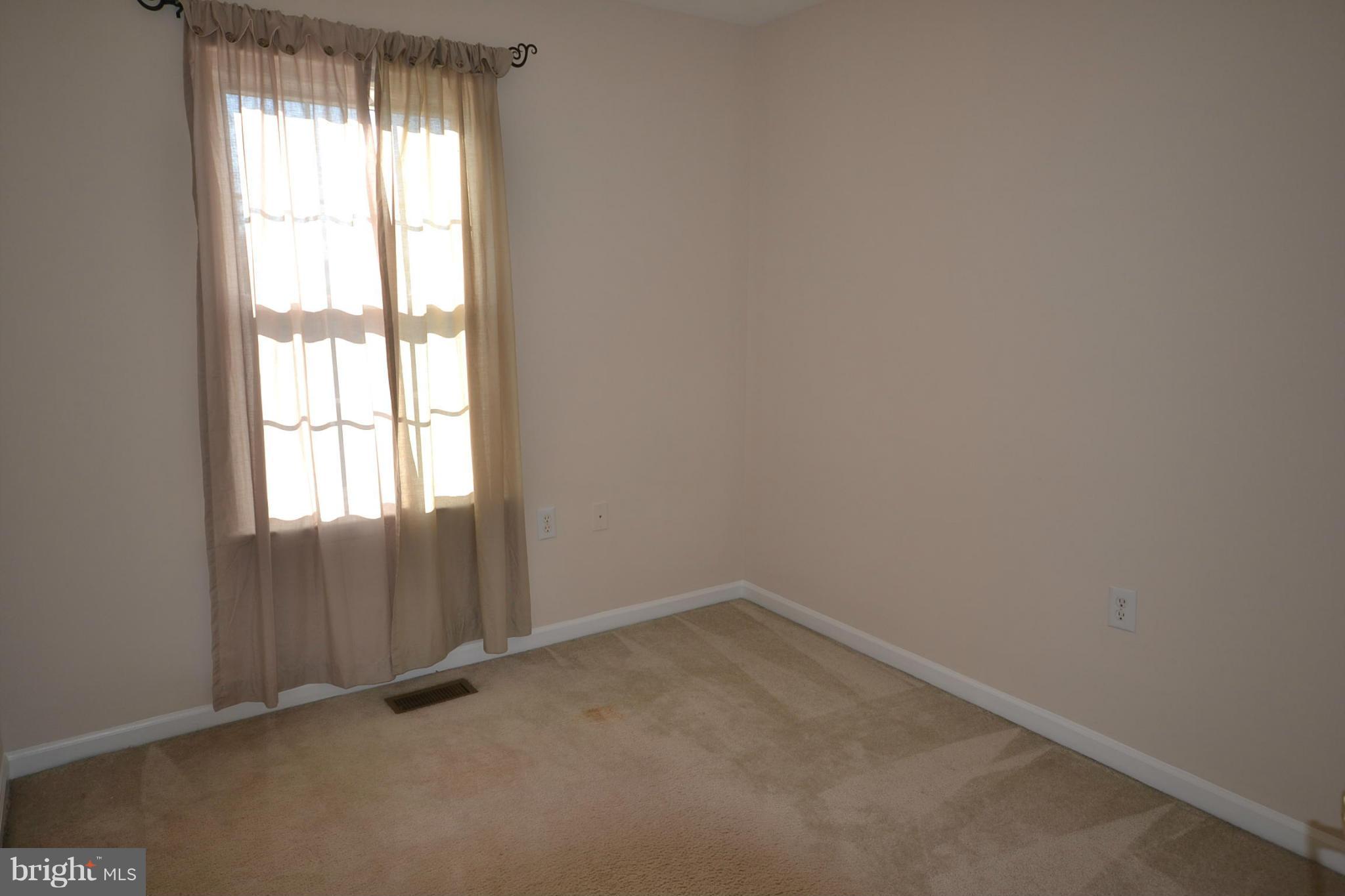 2629 Caulfield Court Frederick, MD 21701 - Photo 13 of 17 an empty room with a window