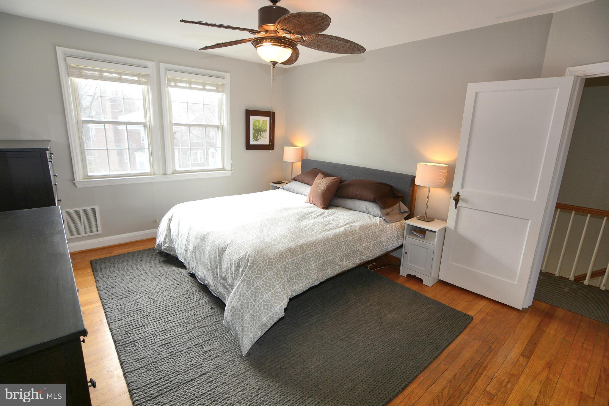 218 Gaywood Road Baltimore, MD 21212 - Photo 13 of 28 spacious MBR with hardwoods