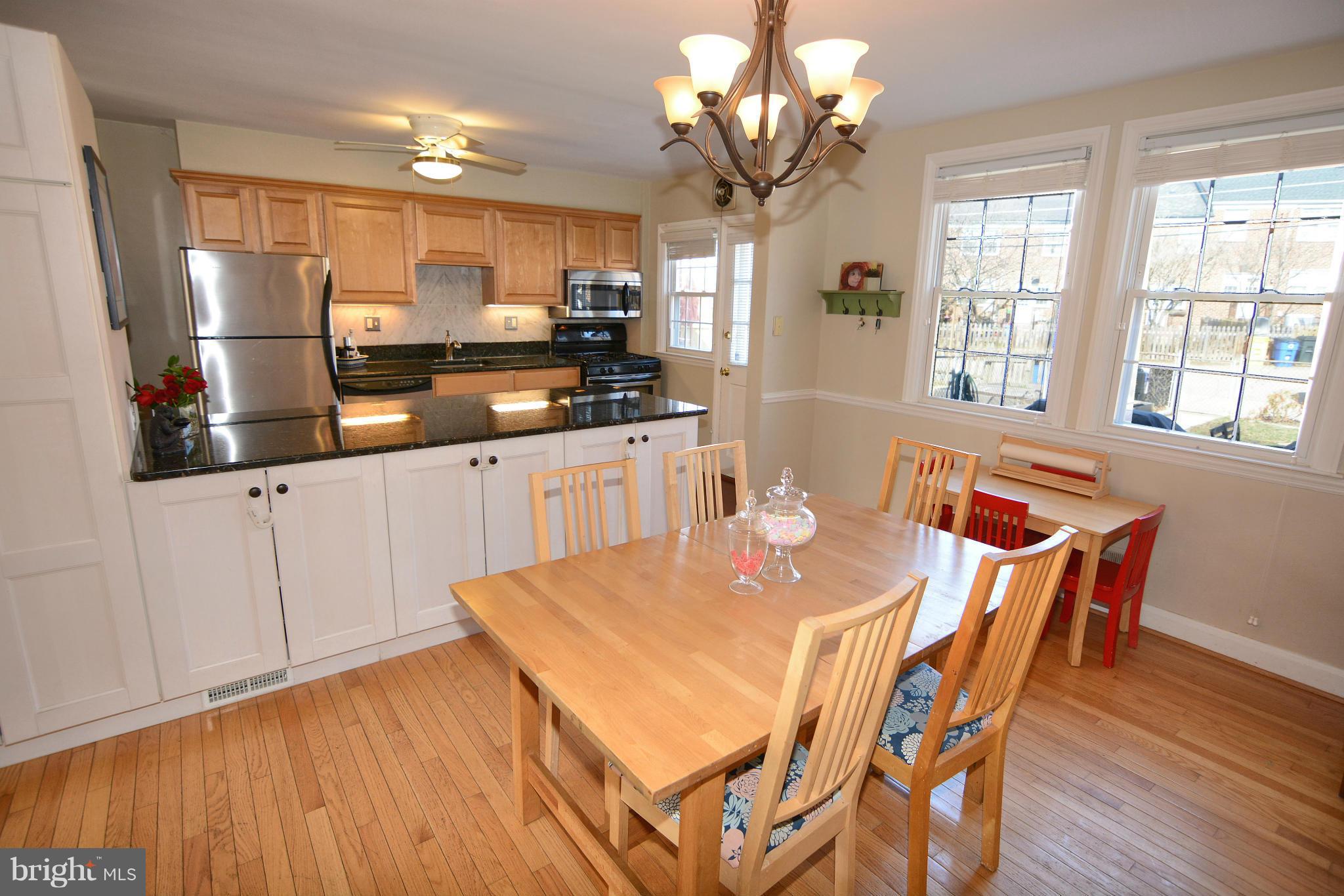 218 Gaywood Road Baltimore, MD 21212 - Photo 7 of 28 Dining Room/Eati-in Kitchen