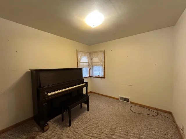 $179,900 | 917 North McKenzie Street, Luverne, MN 56156