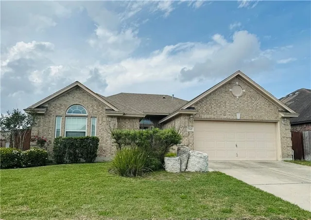 $2,800 | 7541 Exeter, Corpus Christi, TX 78414