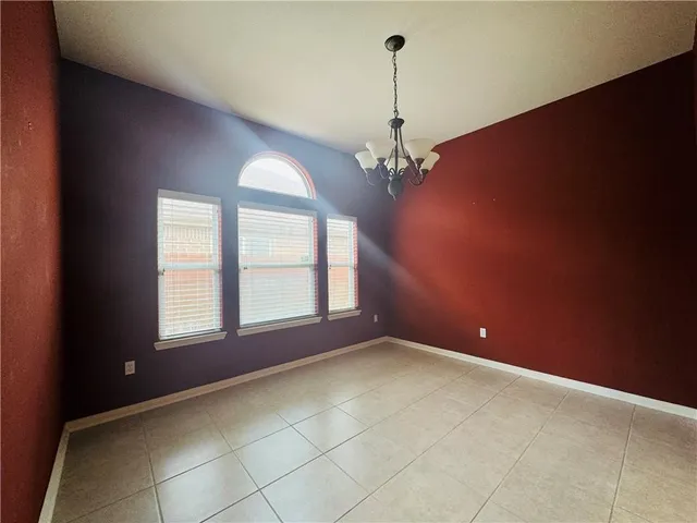 $2,800 | 7541 Exeter, Corpus Christi, TX 78414