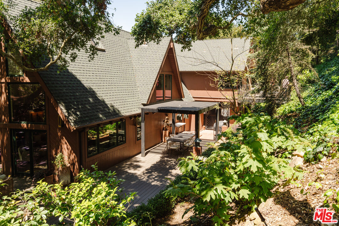 2460 Valley Meadow Drive Oak View, CA 93022 - Photo 35 of 40