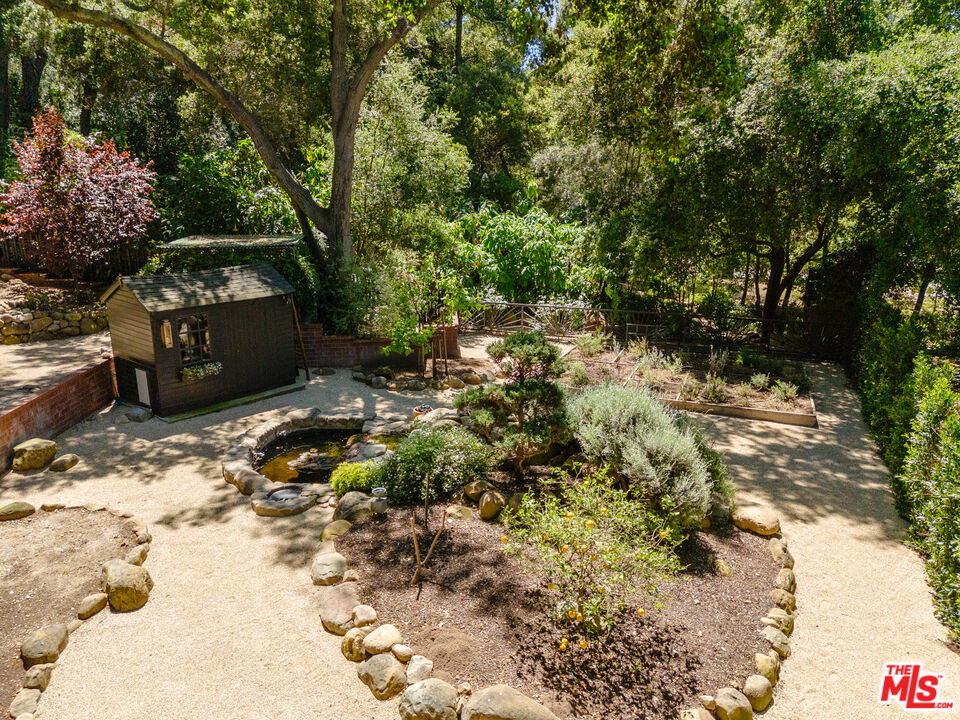 2460 Valley Meadow Drive Oak View, CA 93022 - Photo 37 of 40