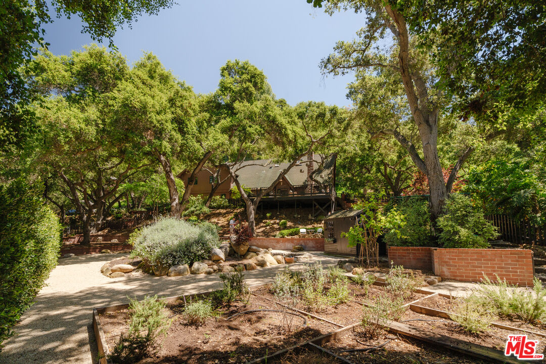 2460 Valley Meadow Drive Oak View, CA 93022 - Photo 39 of 40
