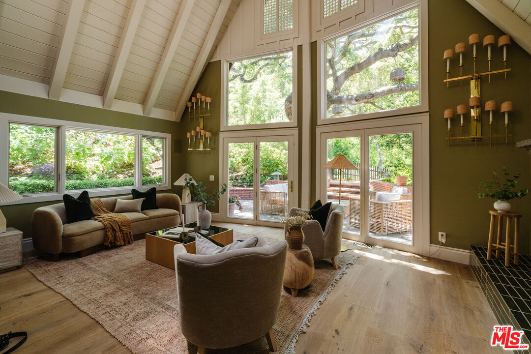 2460 Valley Meadow Drive Oak View, CA 93022 - Photo 8 of 40