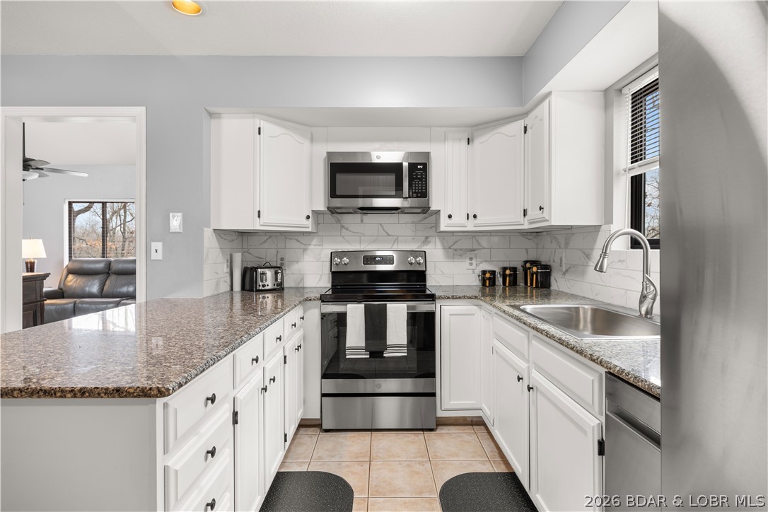 434 Cherokee Road Lake Ozark, MO 65049 - Photo 11 of 54