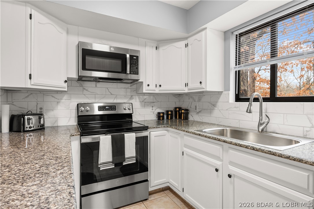 434 Cherokee Road Lake Ozark, MO 65049 - Photo 12 of 54