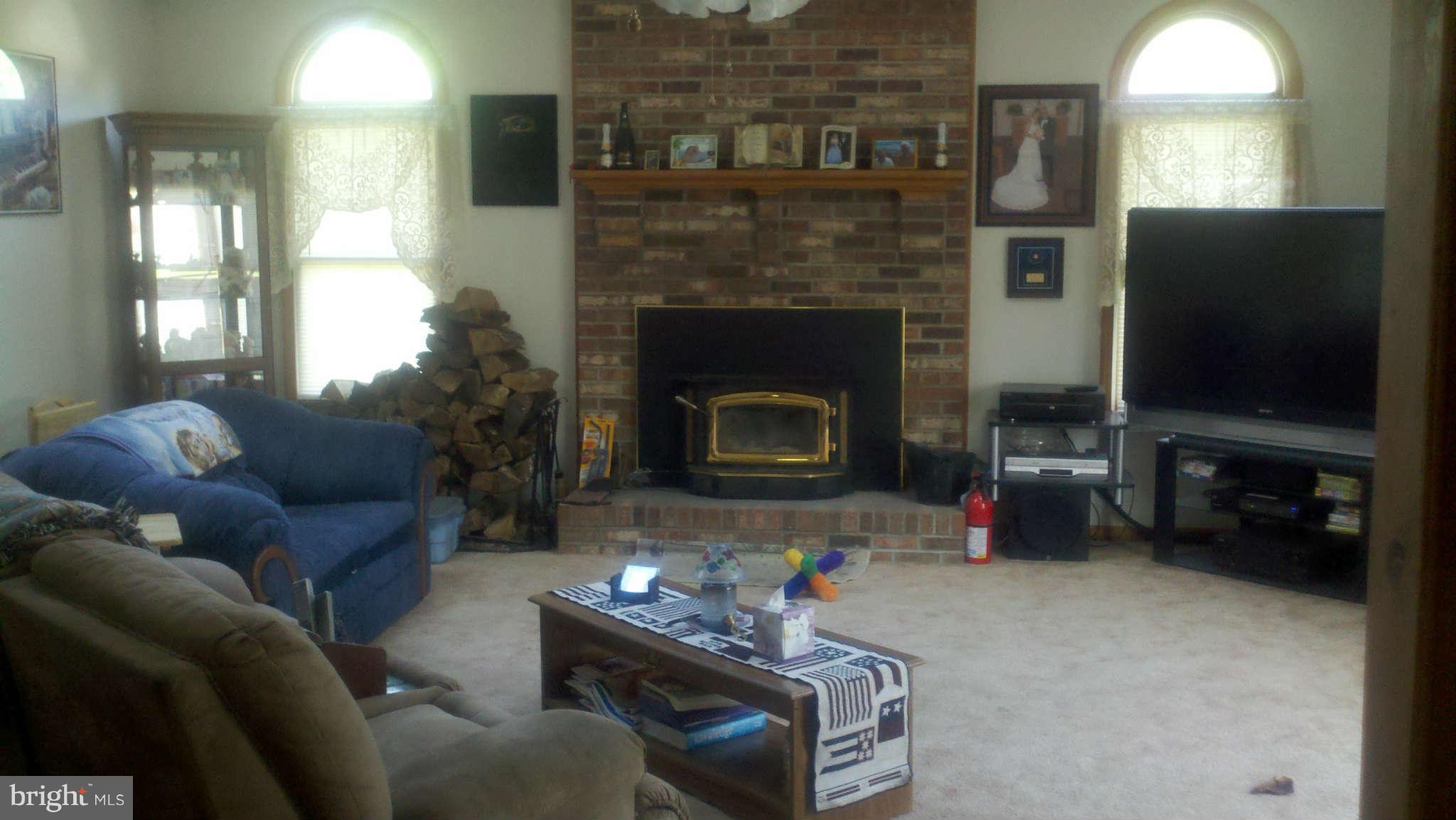4825 Solomons Island Road Huntingtown, MD 20639 - Photo 4 of 11 Family Room