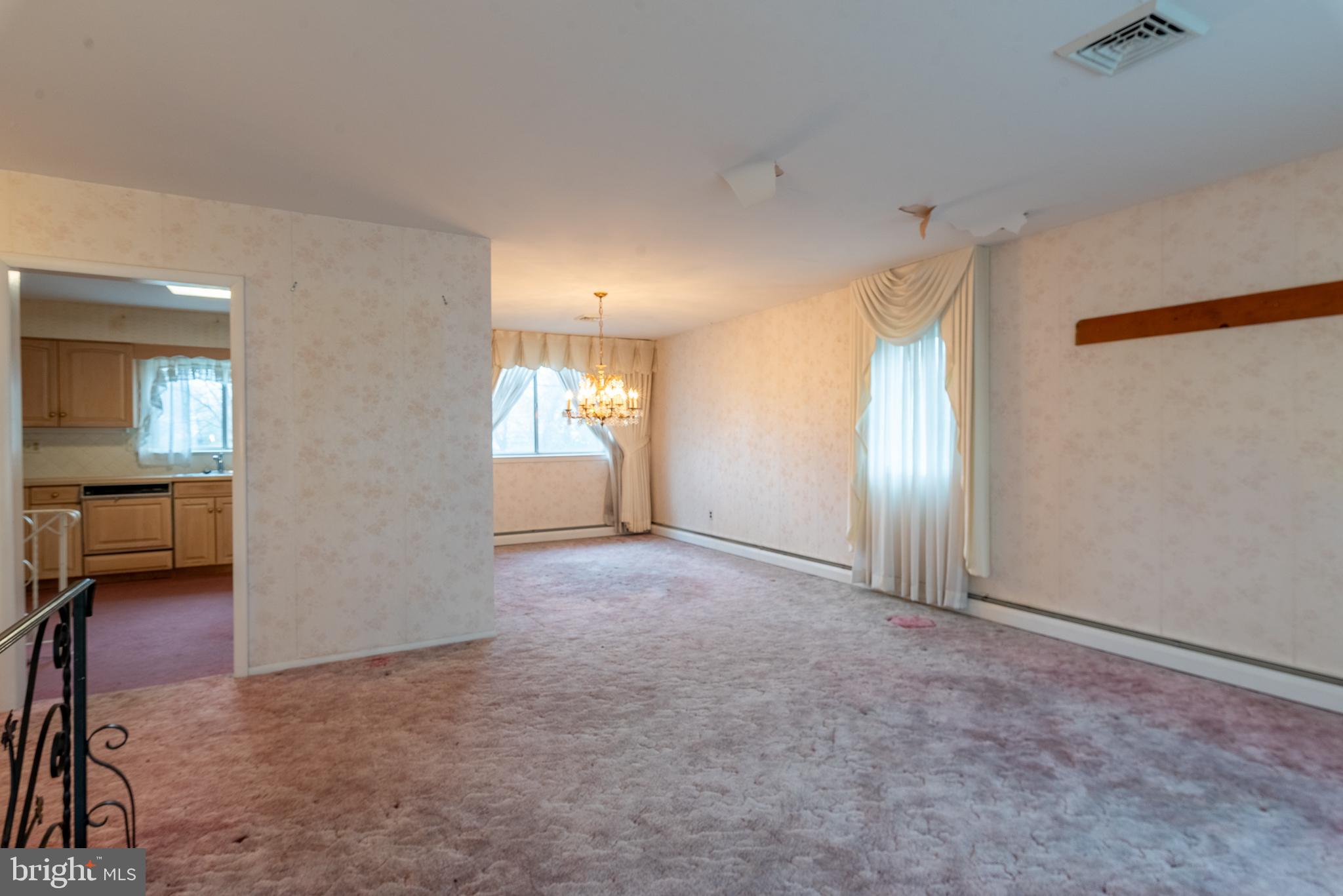 538 Parmentier Road Warminster, PA 18974 - Photo 5 of 27 Gallery Image 5