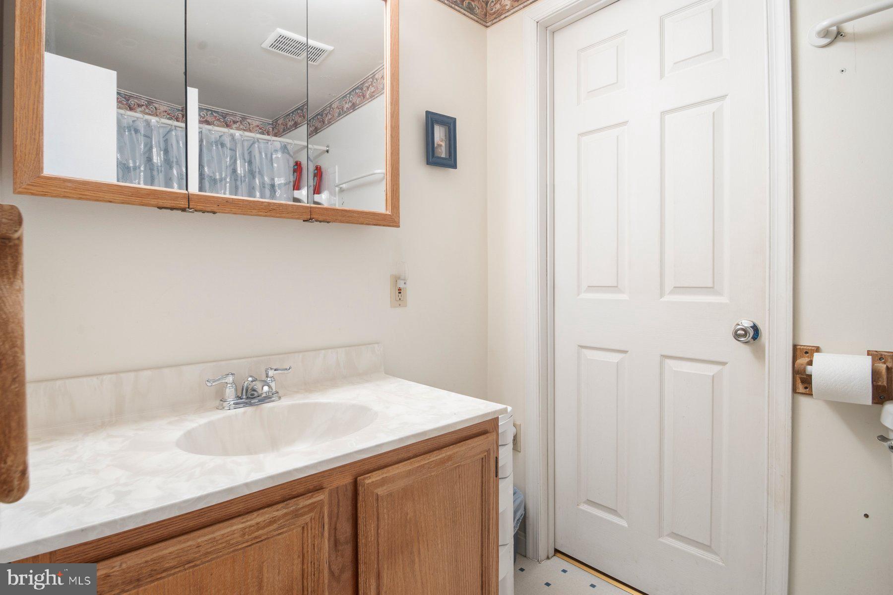 8153 Turn Loop Road Glen Burnie, MD 21061 - Photo 16 of 27