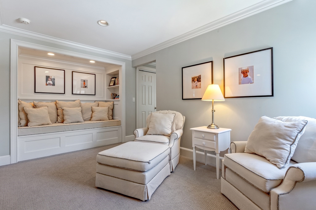 207 Pineleigh Path Barnstable, MA 02655 - Photo 33 of 42 a living room with furniture