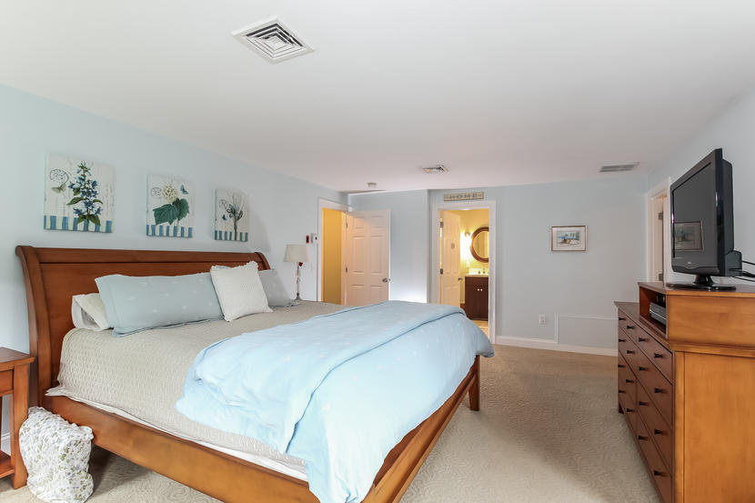 15 Lakeview Drive Centerville, MA 02632 - Photo 18 of 32 Master Bedroom