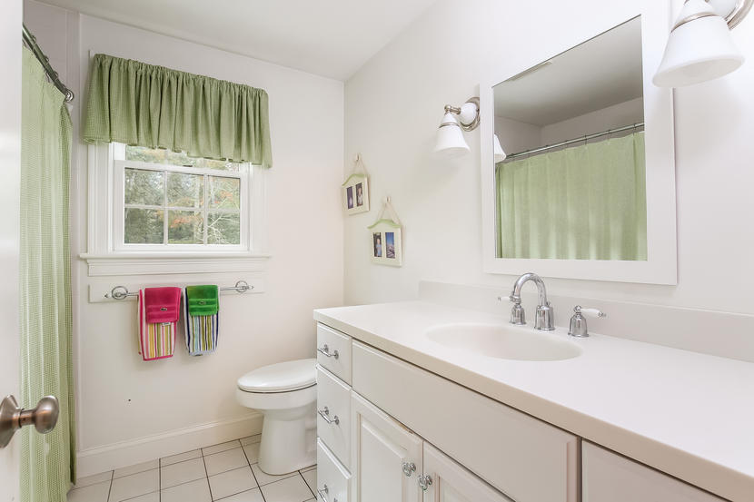 15 Lakeview Drive Centerville, MA 02632 - Photo 27 of 32 Bathroom