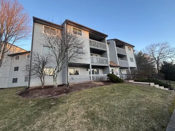 $320,000 | 1803 Franklin Crossing Road, Unit 1803, Franklin, MA 02038