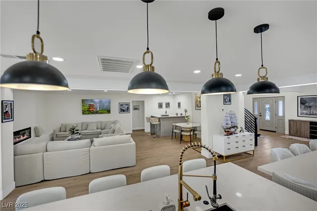 $1,200,000 | 4061 West Eldorado Lane, Las Vegas, NV 89139