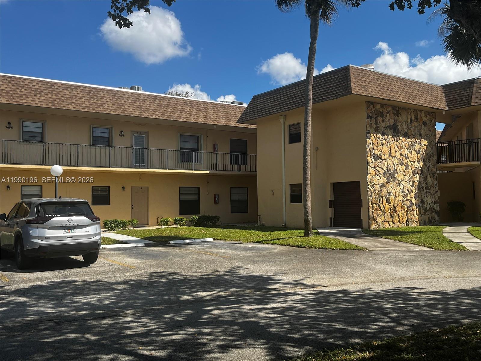 200 Berkley Road, Unit 123 Hollywood, FL 33024 - Photo 23 of 42