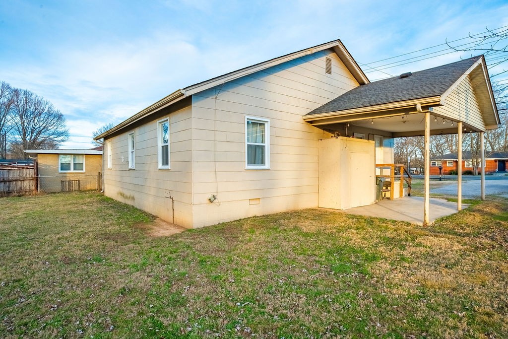 3511 Lafayette Road Hopkinsville, KY 42240 - Photo 17 of 19 a view of a house with backyard