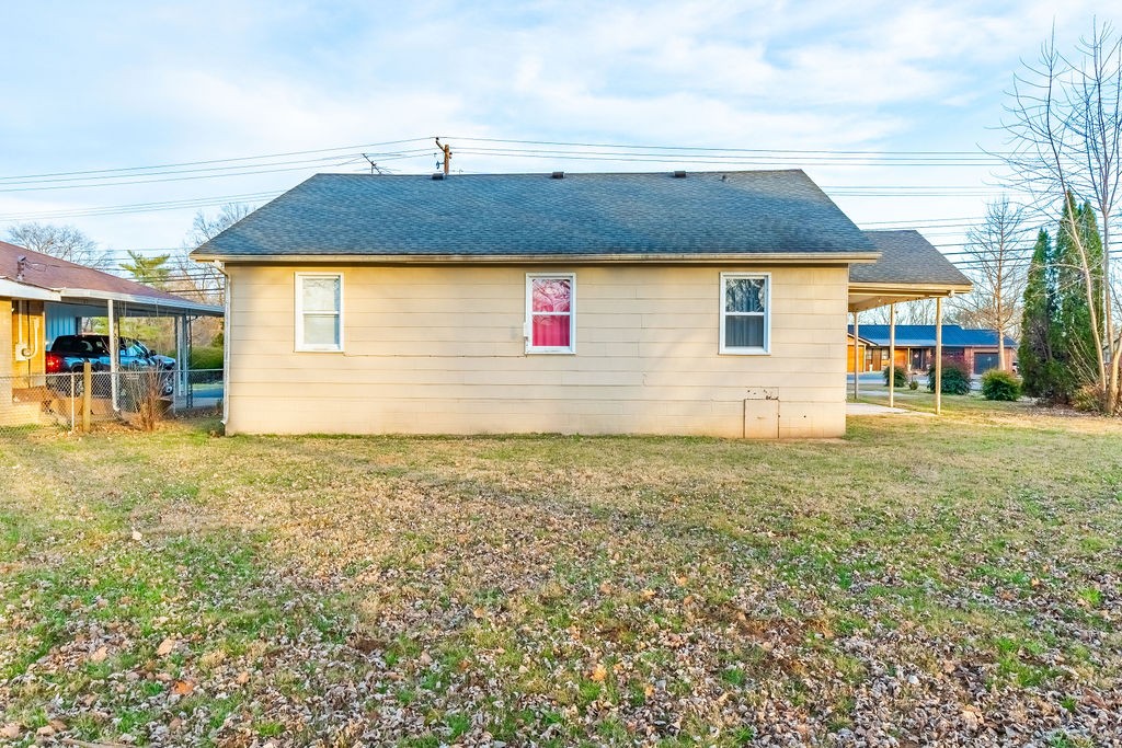 3511 Lafayette Road Hopkinsville, KY 42240 - Photo 18 of 19 a front view of a house with a yard