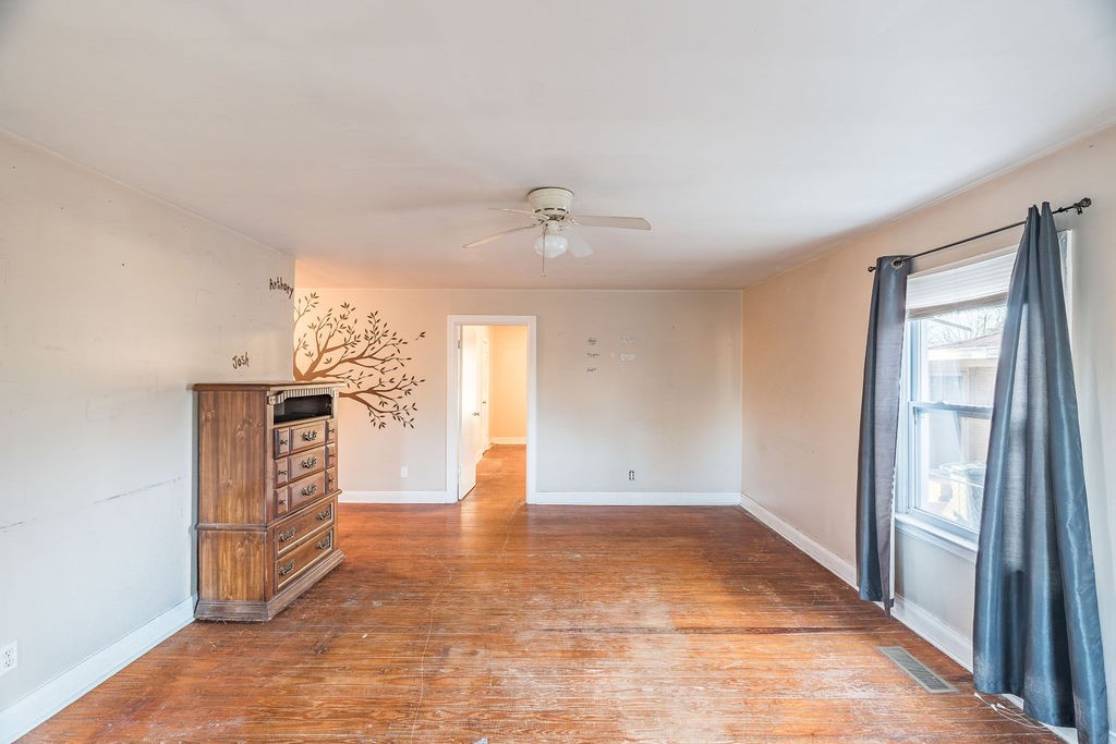 3511 Lafayette Road Hopkinsville, KY 42240 - Photo 3 of 19 a view of an empty room and window