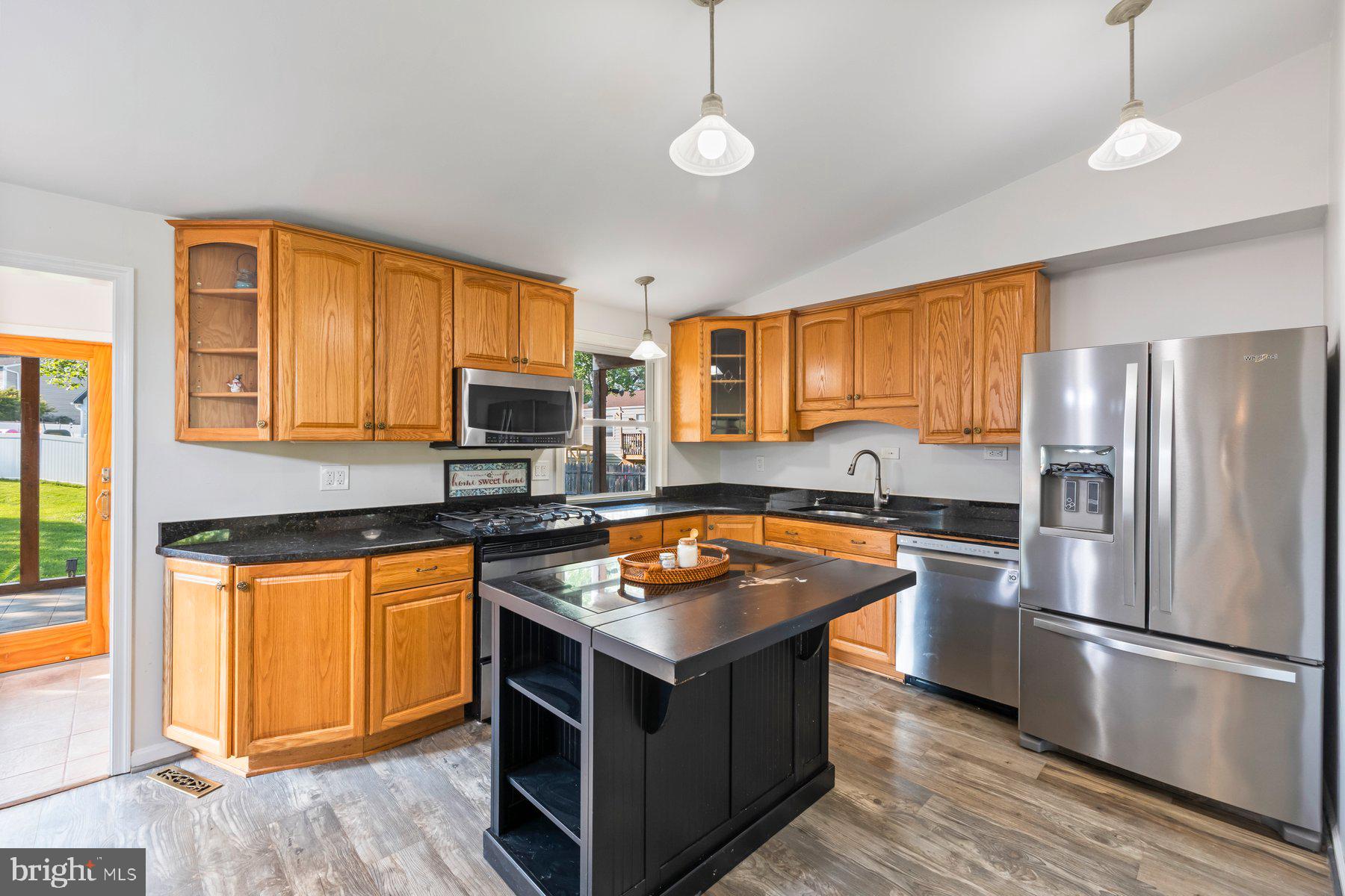 17528 Collier Circle Poolesville, MD 20837 - Photo 11 of 43 Kitchen