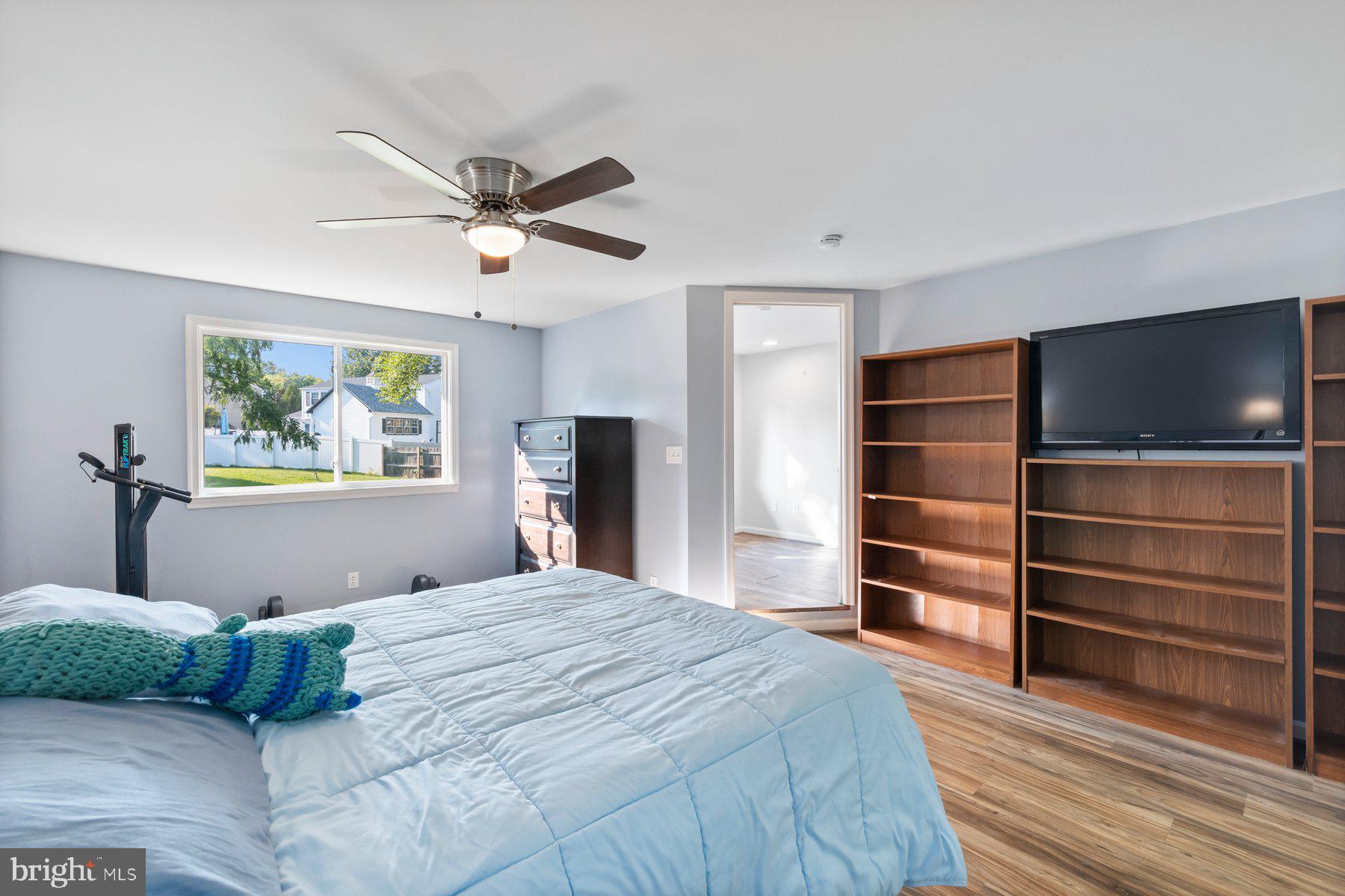 17528 Collier Circle Poolesville, MD 20837 - Photo 22 of 43 Primary bedroom