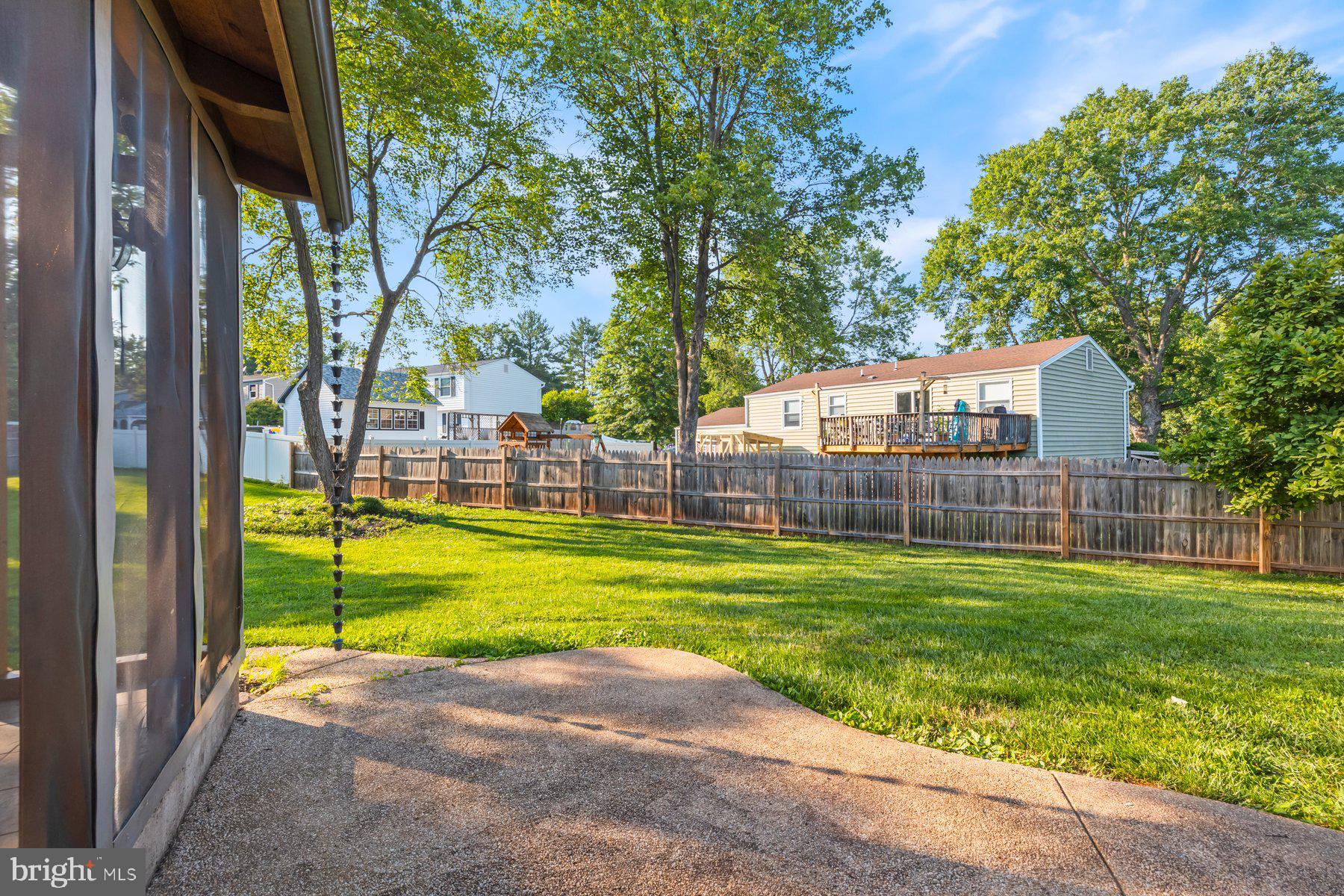 17528 Collier Circle Poolesville, MD 20837 - Photo 37 of 43