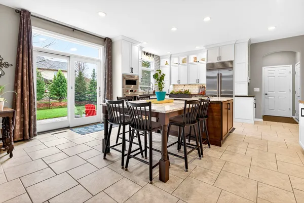$674,900 | 325 Stratford Lane, Appleton, WI 54913