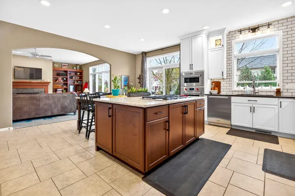 $674,900 | 325 Stratford Lane, Appleton, WI 54913