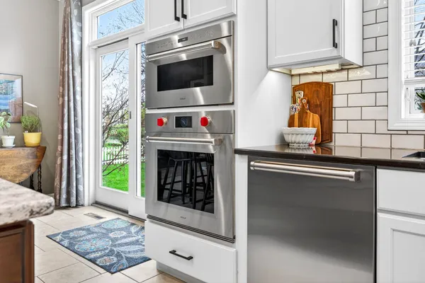 $674,900 | 325 Stratford Lane, Appleton, WI 54913