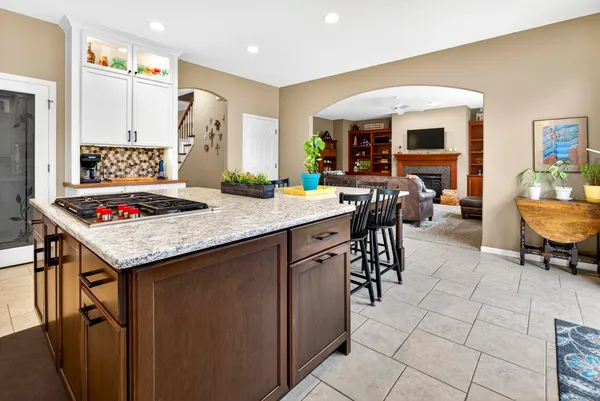 $674,900 | 325 Stratford Lane, Appleton, WI 54913