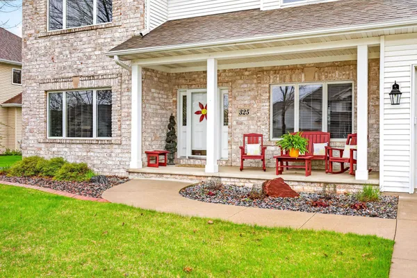 $674,900 | 325 Stratford Lane, Appleton, WI 54913
