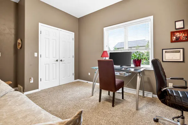 $674,900 | 325 Stratford Lane, Appleton, WI 54913