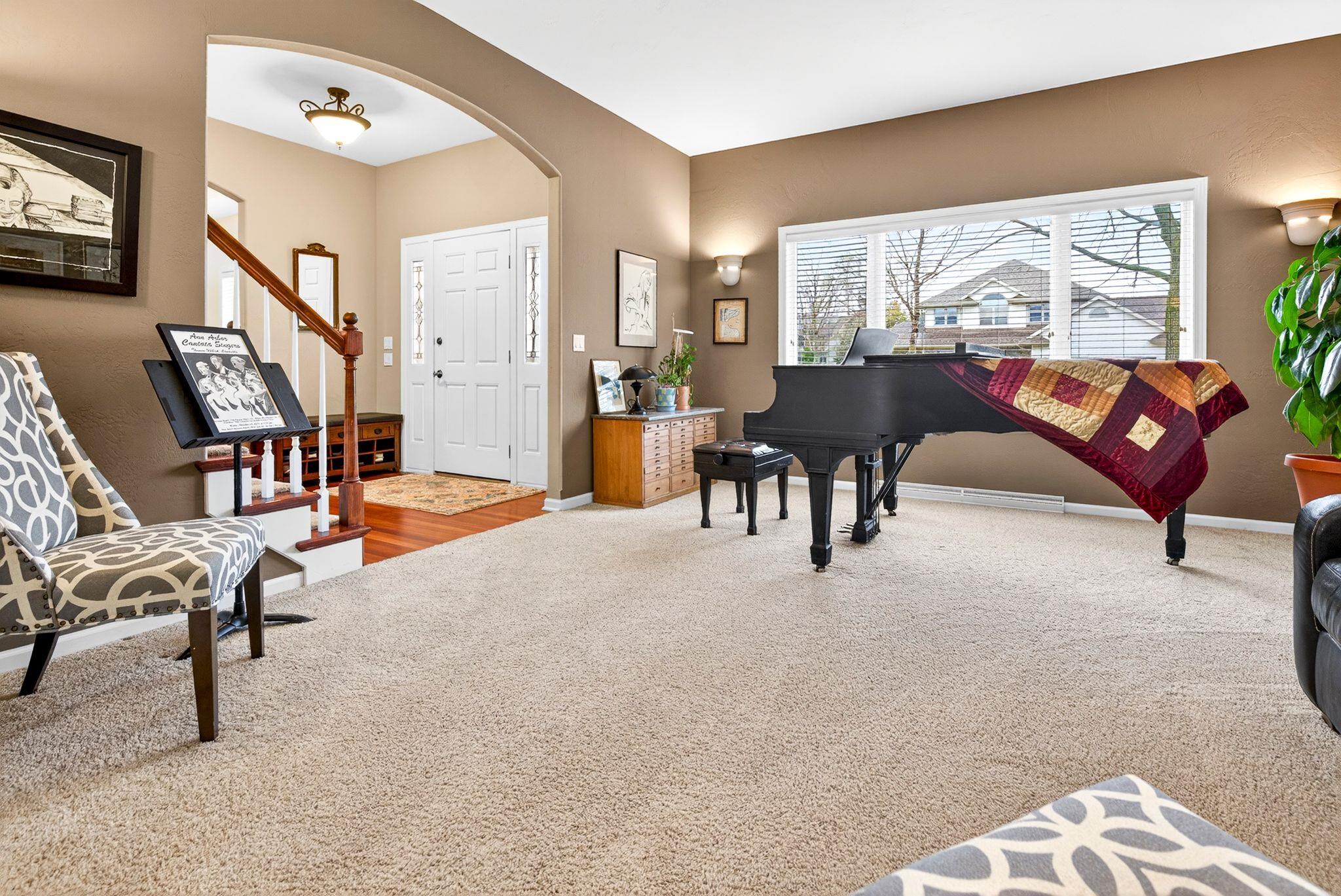 325 Stratford Lane Appleton, WI 54913 - Photo 4 of 58