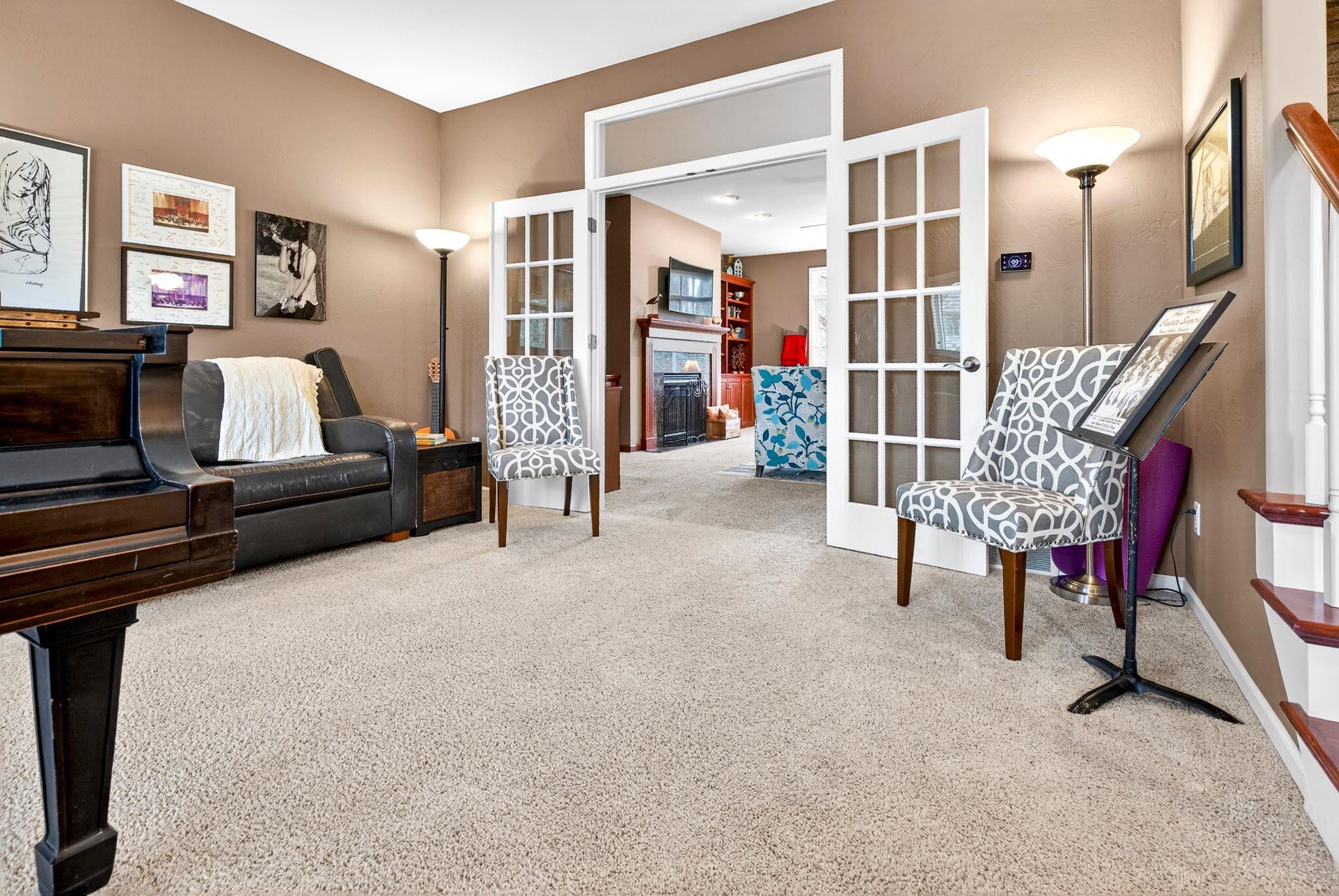 325 Stratford Lane Appleton, WI 54913 - Photo 5 of 58