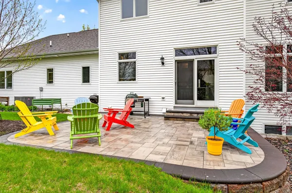 $674,900 | 325 Stratford Lane, Appleton, WI 54913