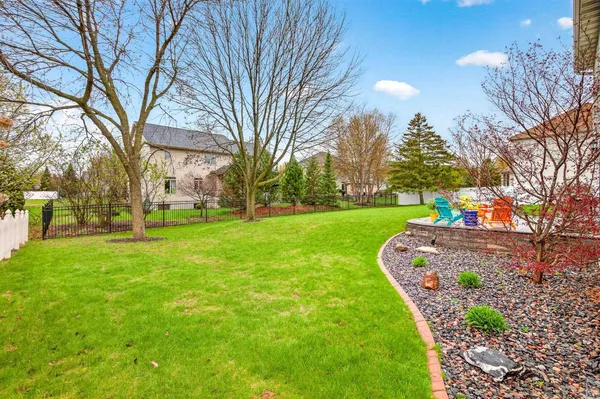 $674,900 | 325 Stratford Lane, Appleton, WI 54913
