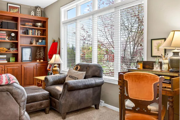 $674,900 | 325 Stratford Lane, Appleton, WI 54913