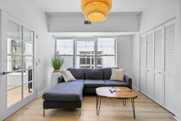 $2,500 | 227 1st Street, Unit 6, Miami Beach, FL 33139