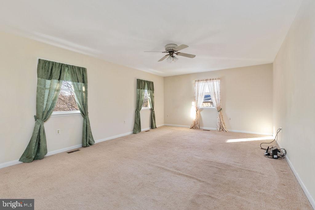 581 Rider Court Charles Town, WV 25414 - Photo 2 of 22