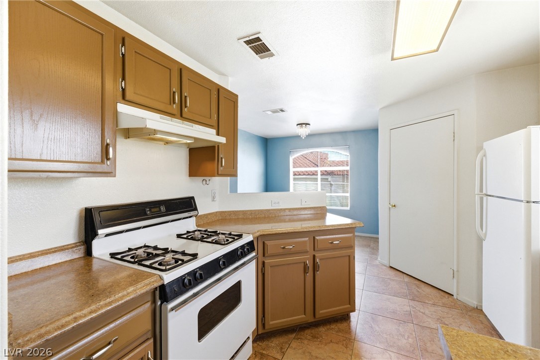 698 South Racetrack Road, Unit 823 Henderson, NV 89015 - Photo 14 of 35