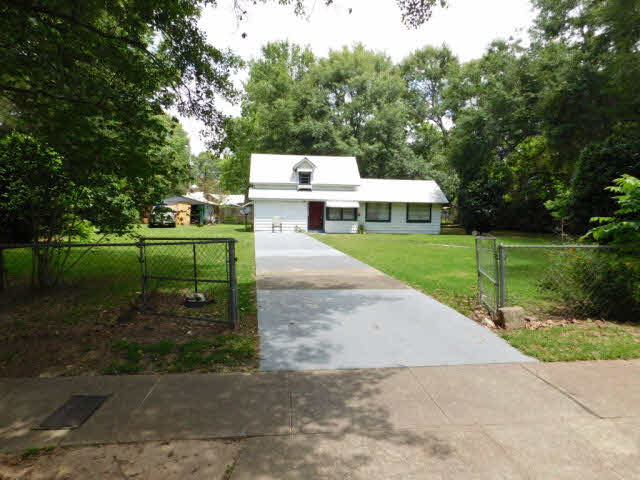 612 West Marigold Avenue Foley, AL 36535 - Photo 2 of 12 Front