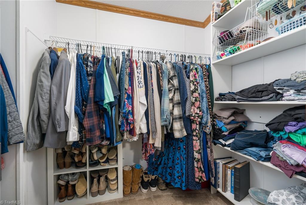 182 Jenkins Road Lexington, NC 27295 - Photo 22 of 44 Master Walk-in Closet