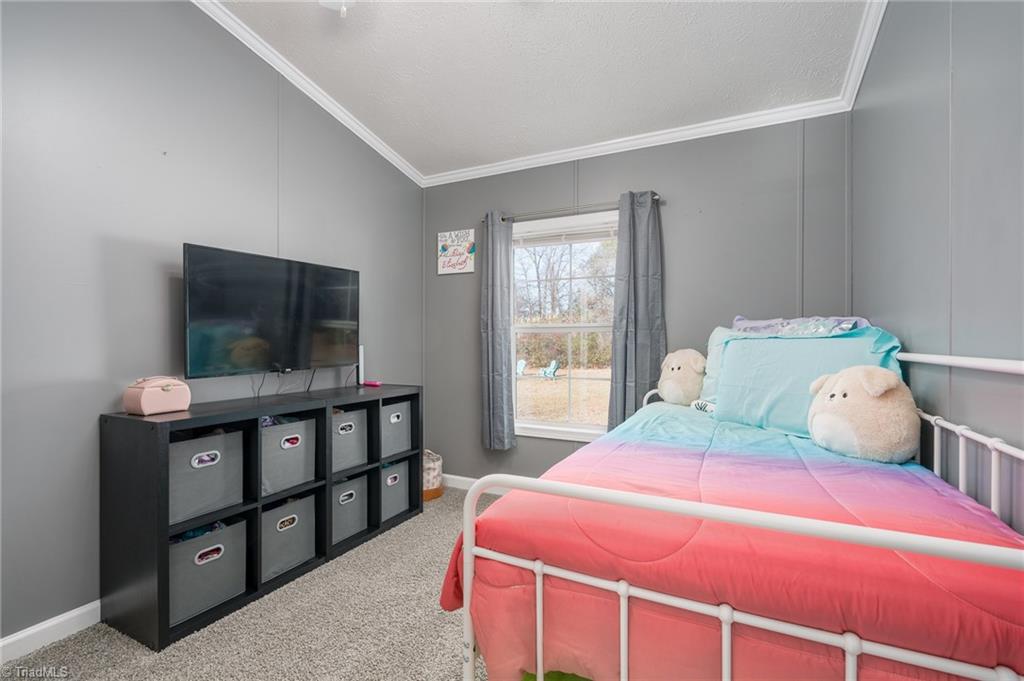 182 Jenkins Road Lexington, NC 27295 - Photo 23 of 44 2nd Bedroom